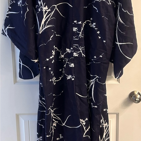 Navy & White Floral Yukata-Style Kimono Robe — 55” Long — One Size - Picture 2 of 4